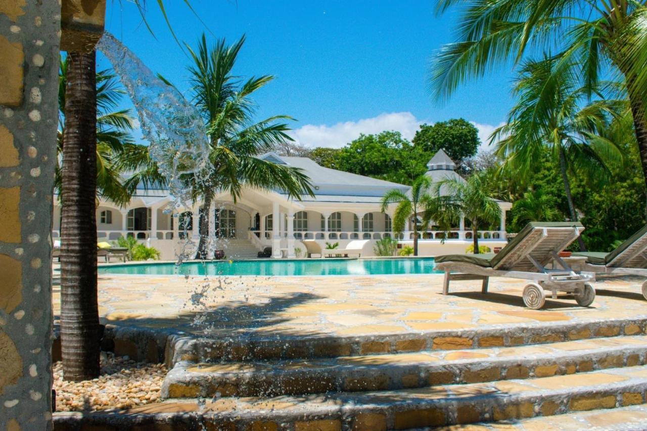 Zumzum Beach House Bed & Breakfast Kinondo Luaran gambar