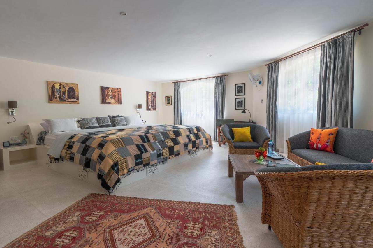 Zumzum Beach House Bed & Breakfast Kinondo Luaran gambar
