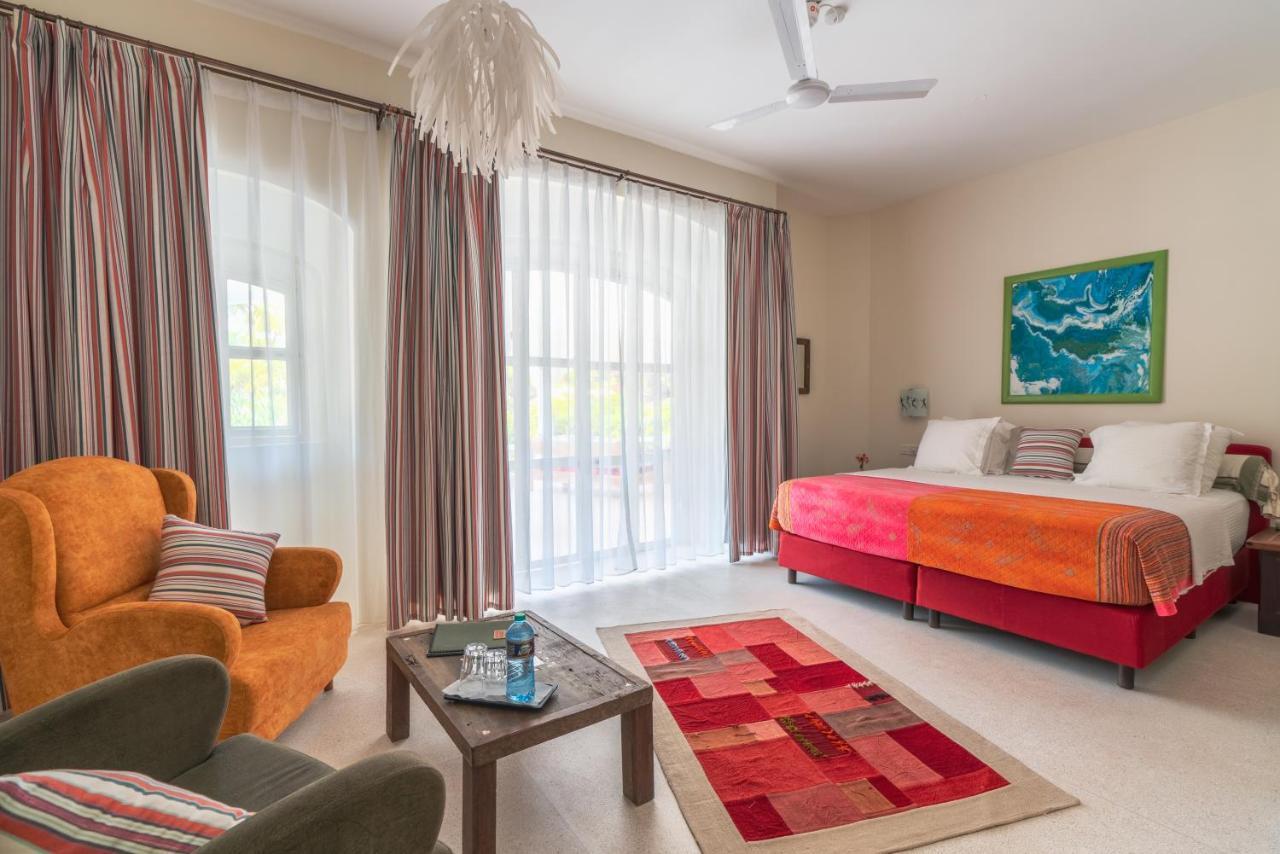Zumzum Beach House Bed & Breakfast Kinondo Luaran gambar